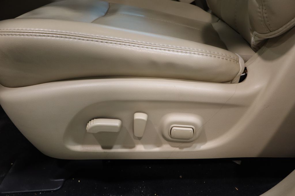 Photo 18 of this NISSAN PATHFINDER