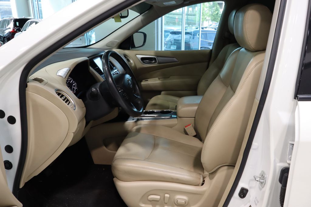 Photo 19 of this NISSAN PATHFINDER