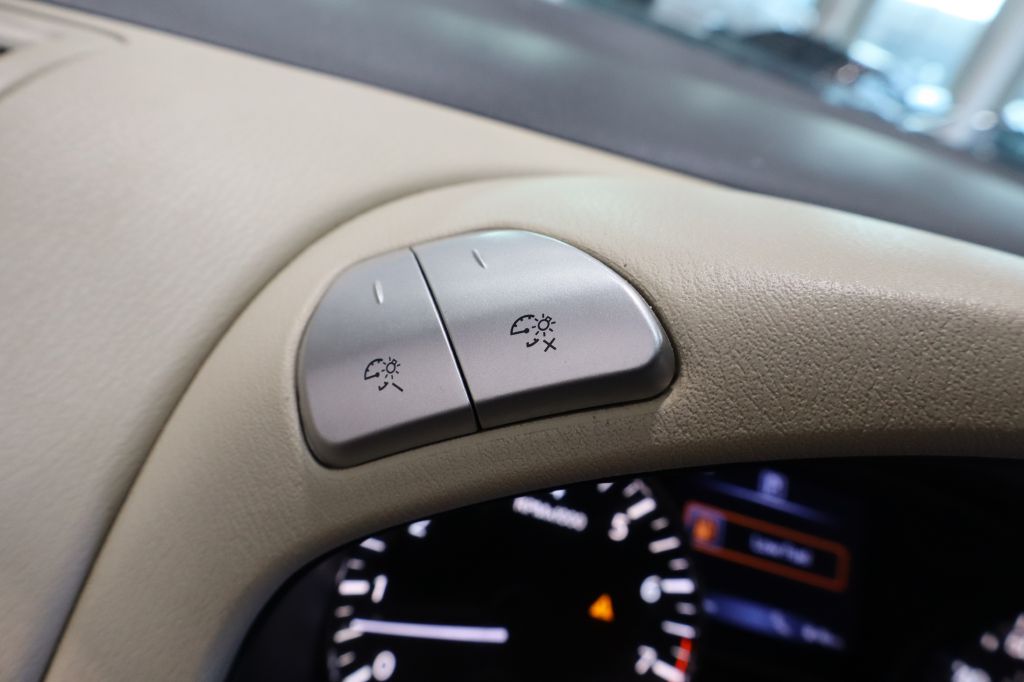 Photo 26 of this NISSAN PATHFINDER