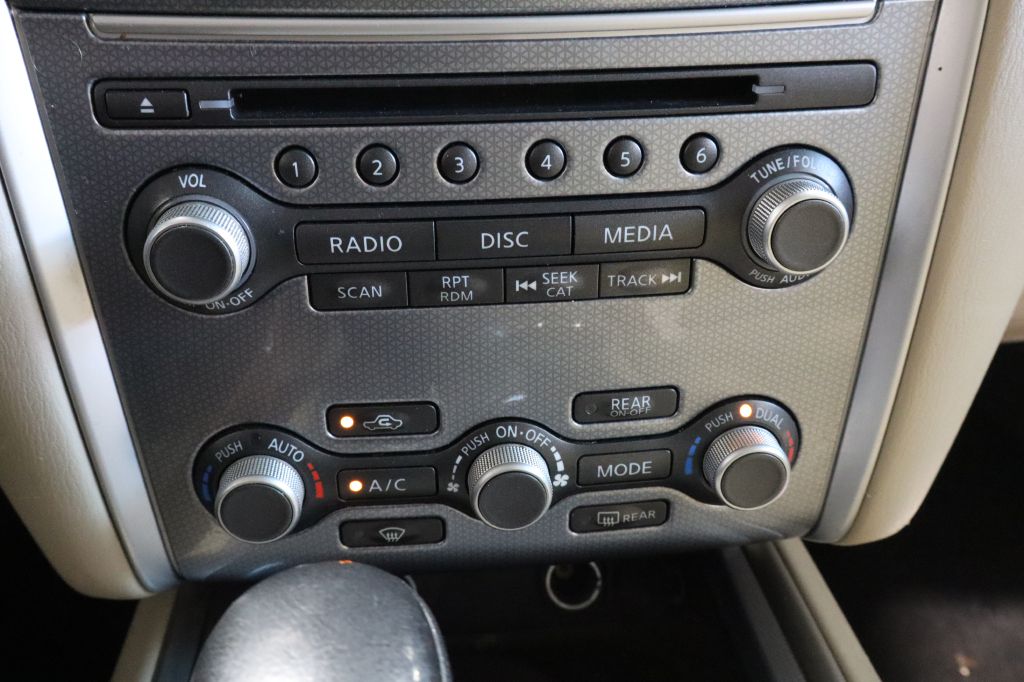 Photo 29 of this NISSAN PATHFINDER