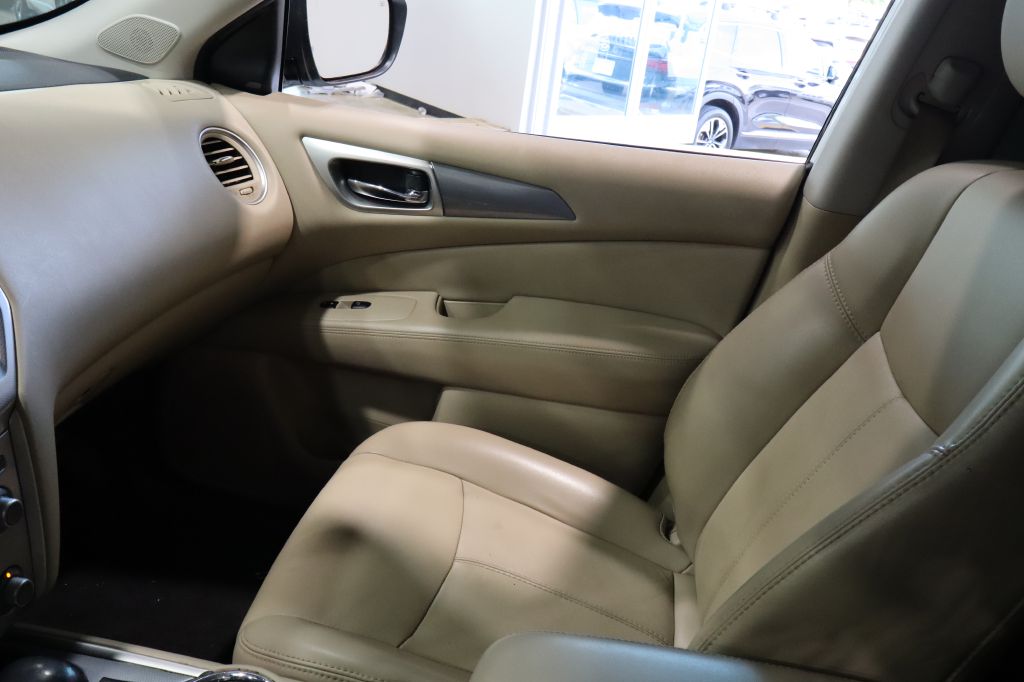 Photo 31 of this NISSAN PATHFINDER