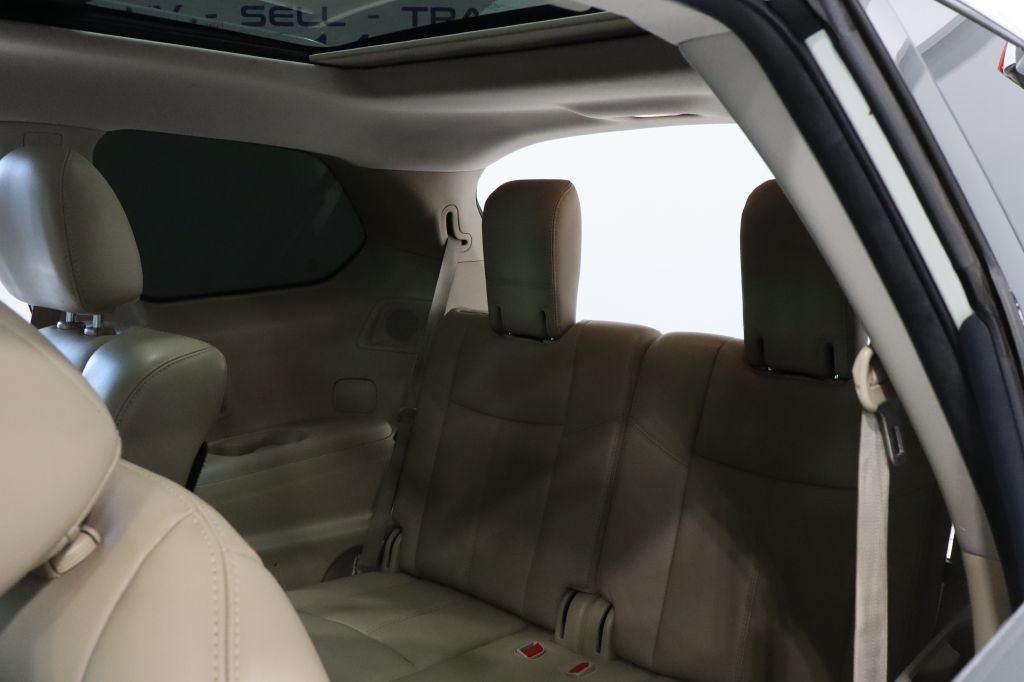 Photo 37 of this NISSAN PATHFINDER