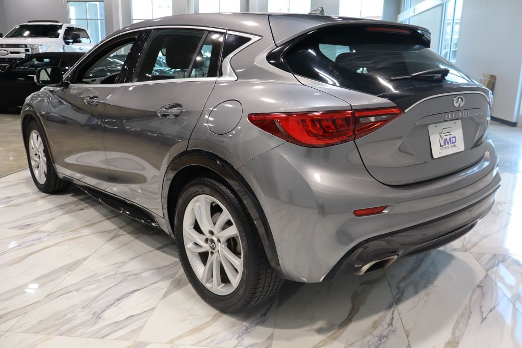 Photo 8 of this INFINITI QX30