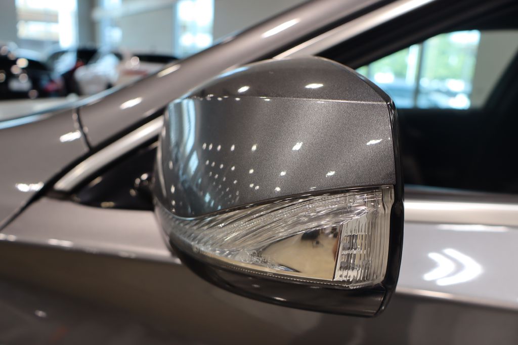 Photo 9 of this INFINITI QX30