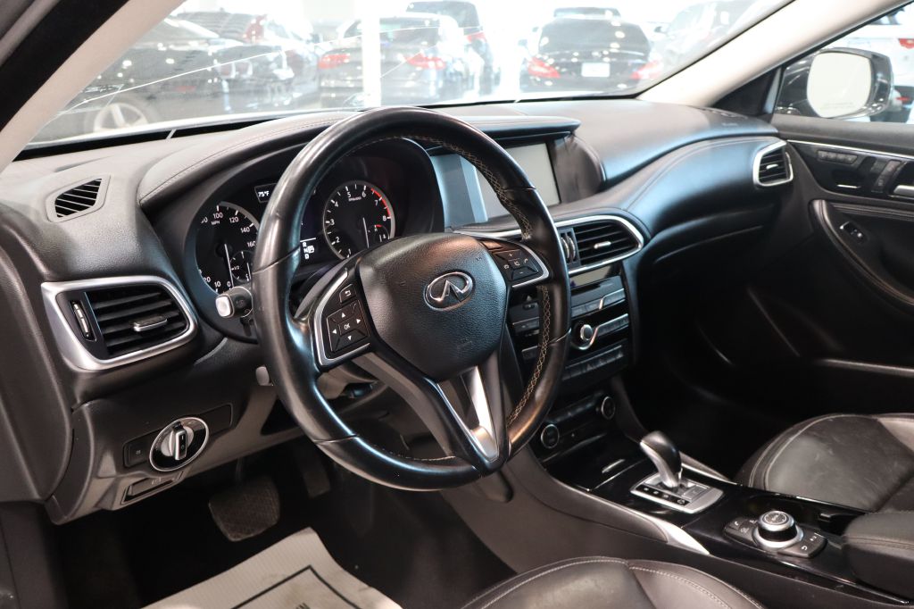 Photo 11 of this INFINITI QX30