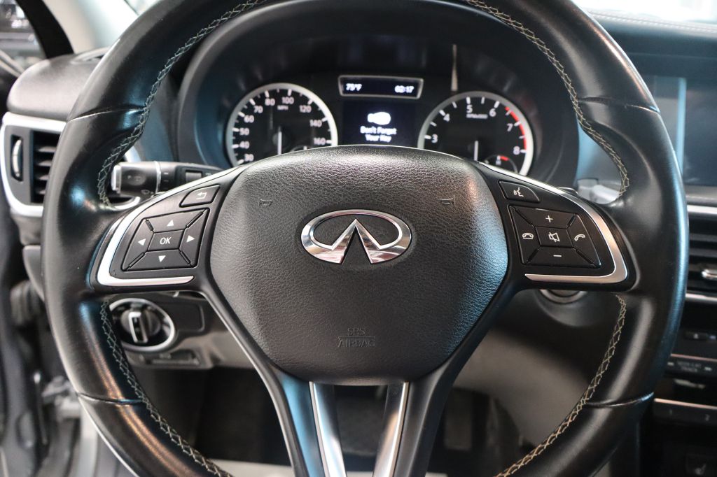 Photo 12 of this INFINITI QX30