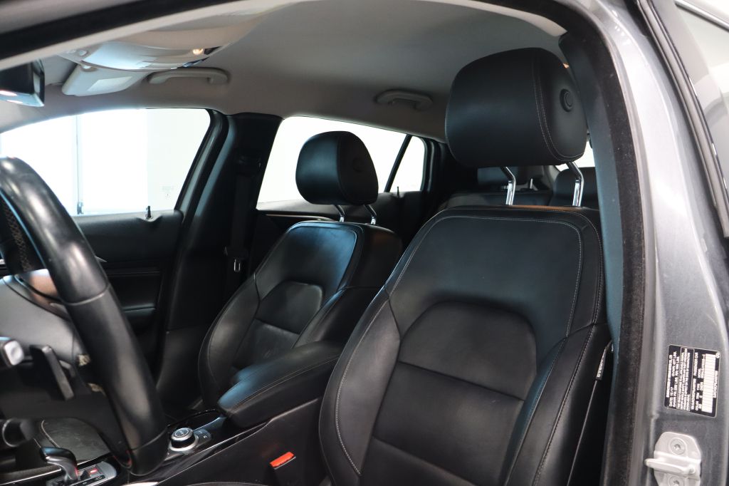 Photo 19 of this INFINITI QX30