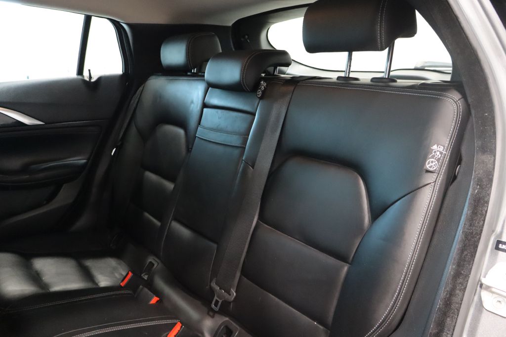 Photo 21 of this INFINITI QX30