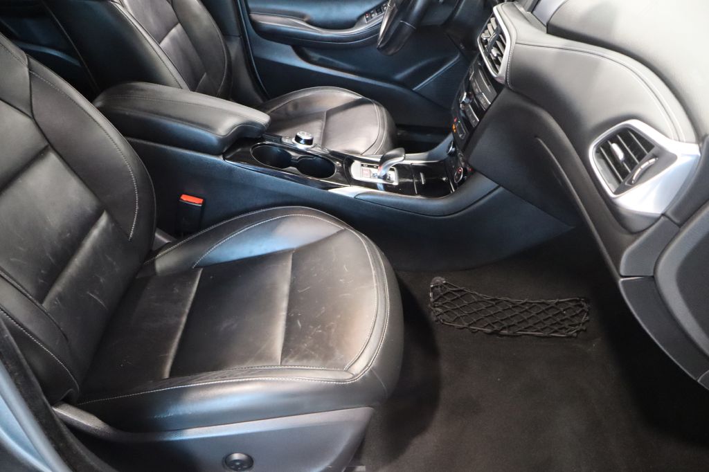 Photo 23 of this INFINITI QX30