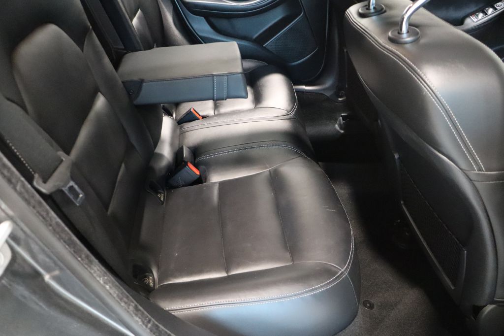Photo 25 of this INFINITI QX30