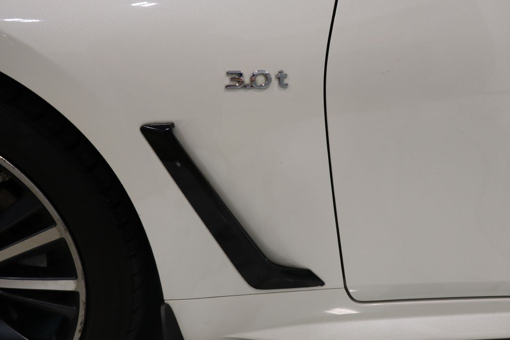 Photo 11 of this INFINITI Q60