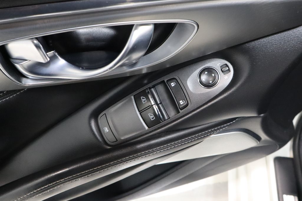 Photo 18 of this INFINITI Q60