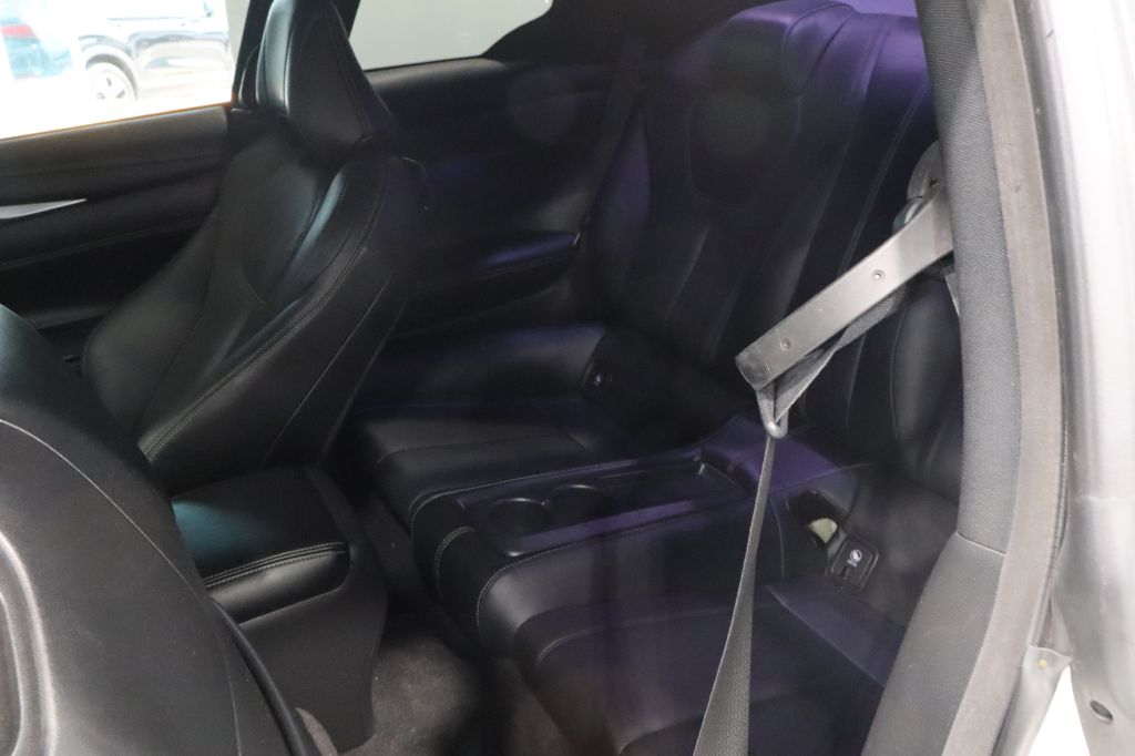 Photo 21 of this INFINITI Q60