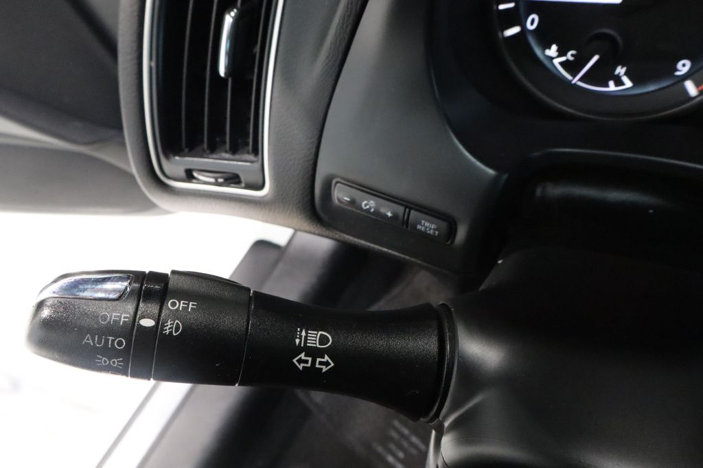 Photo 22 of this INFINITI Q60