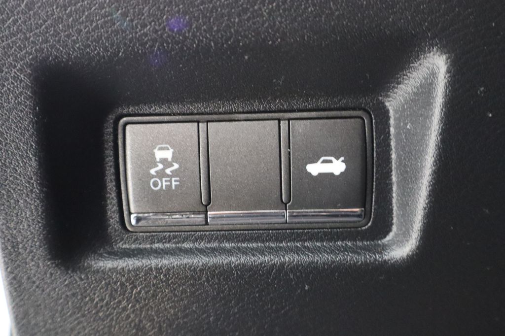 Photo 24 of this INFINITI Q60