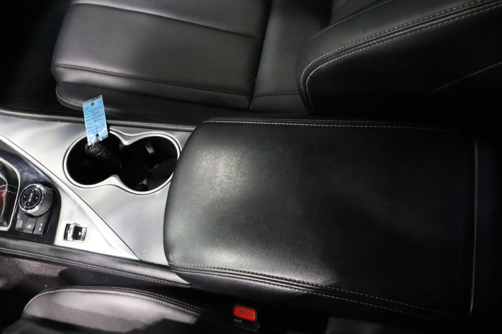 Photo 30 of this INFINITI Q60