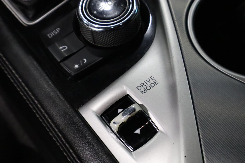 Photo 31 of this INFINITI Q60