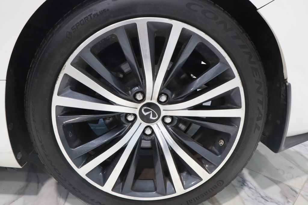 Photo 35 of this INFINITI Q60