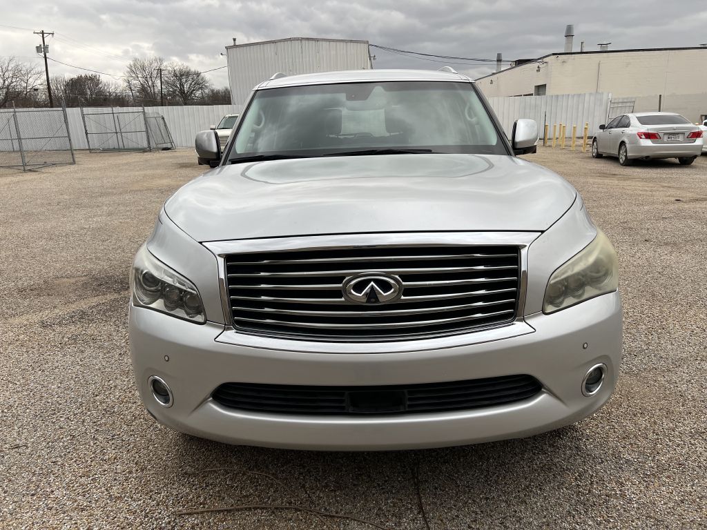 Photo 2 of this INFINITI QX56