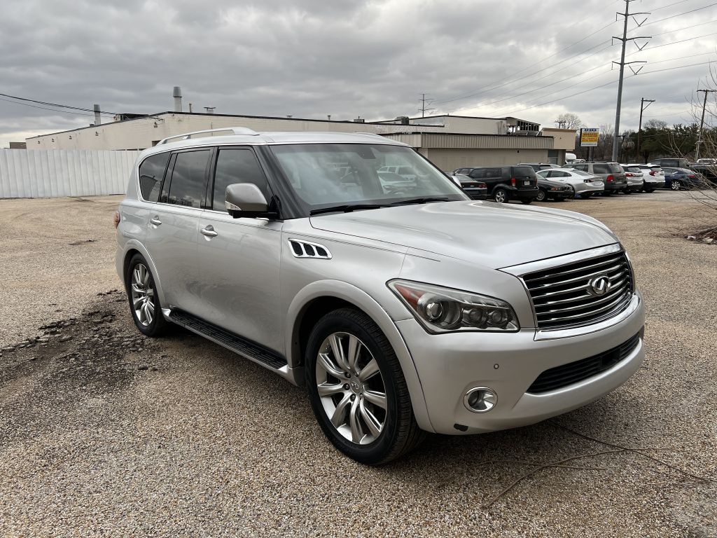 Photo 3 of this INFINITI QX56