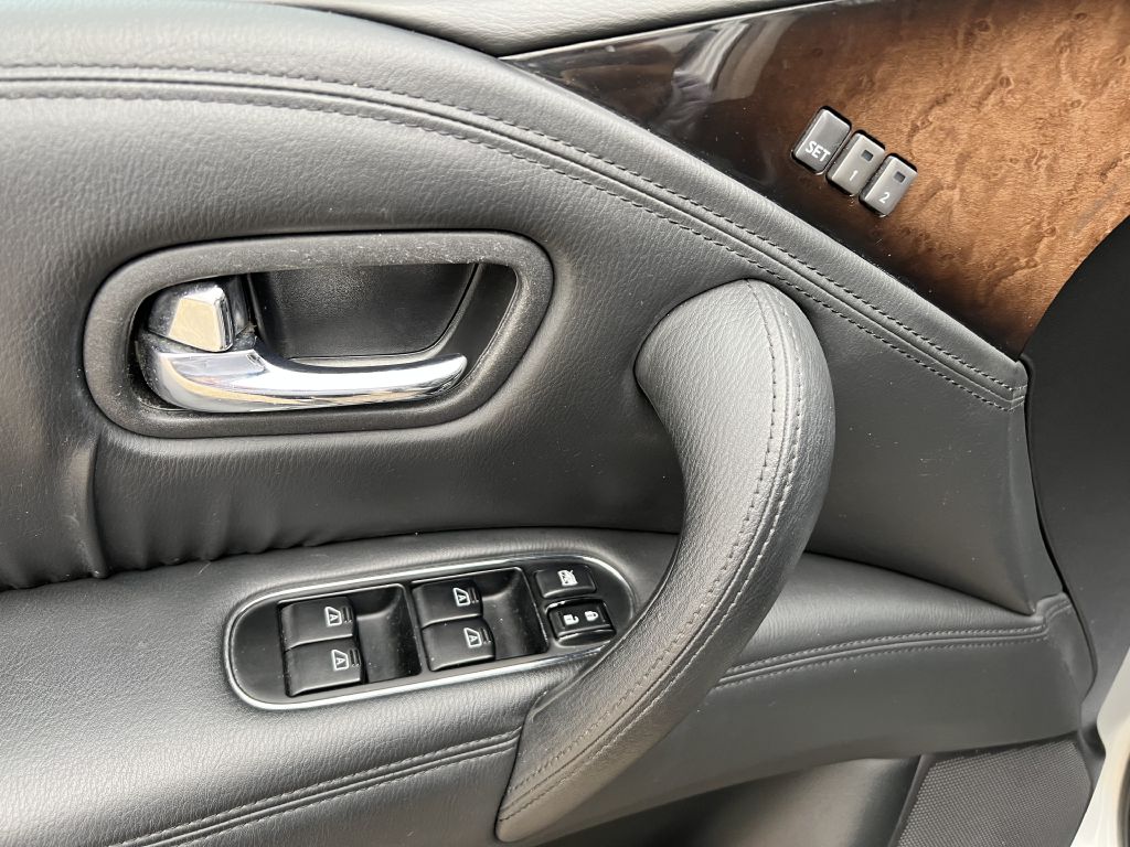 Photo 9 of this INFINITI QX56
