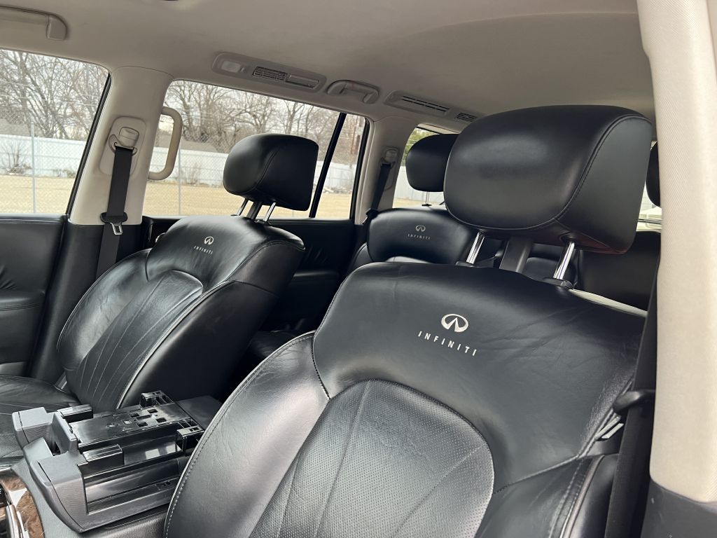 Photo 13 of this INFINITI QX56