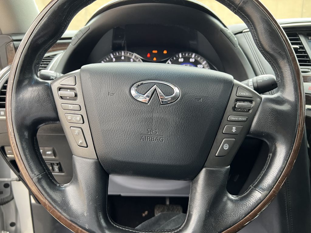 Photo 18 of this INFINITI QX56