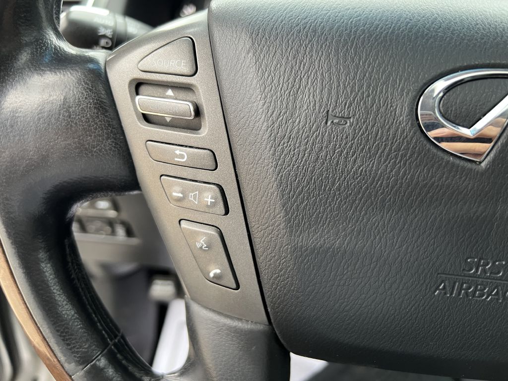 Photo 19 of this INFINITI QX56