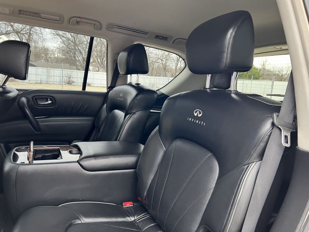 Photo 23 of this INFINITI QX56