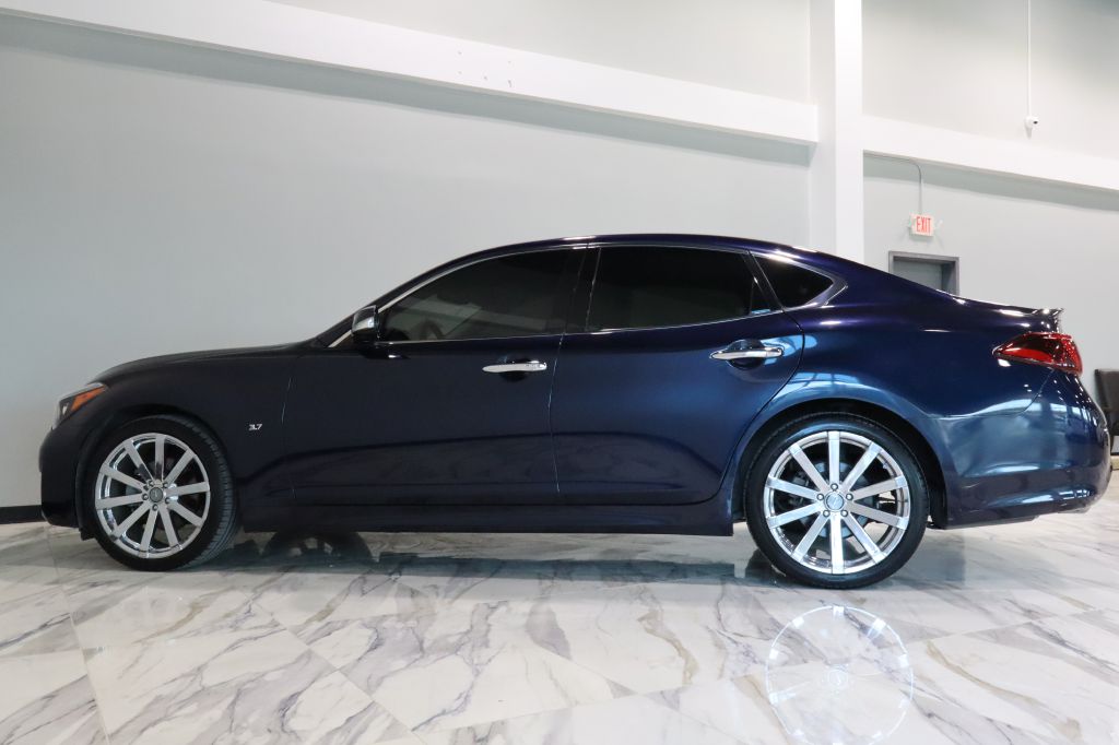 INFINITI Q70 2019 INFINITI Q70 JN1BY1AP1KM505112