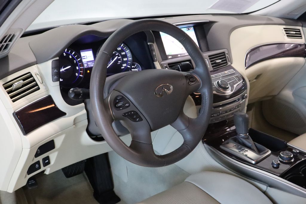 INFINITI Q70 2019 INFINITI Q70 JN1BY1AP1KM505112