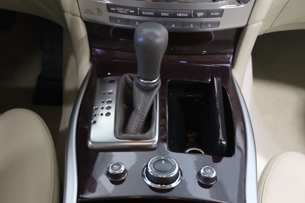 INFINITI Q70 2019 INFINITI Q70 JN1BY1AP1KM505112