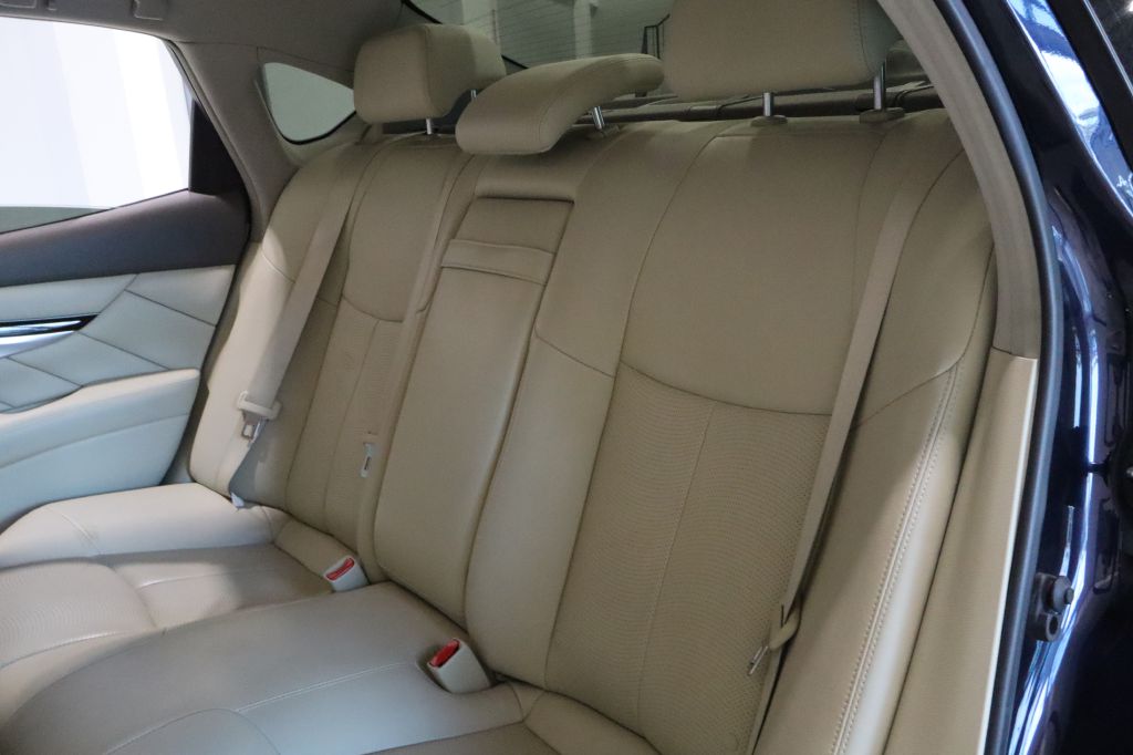 INFINITI Q70 2019 INFINITI Q70 JN1BY1AP1KM505112
