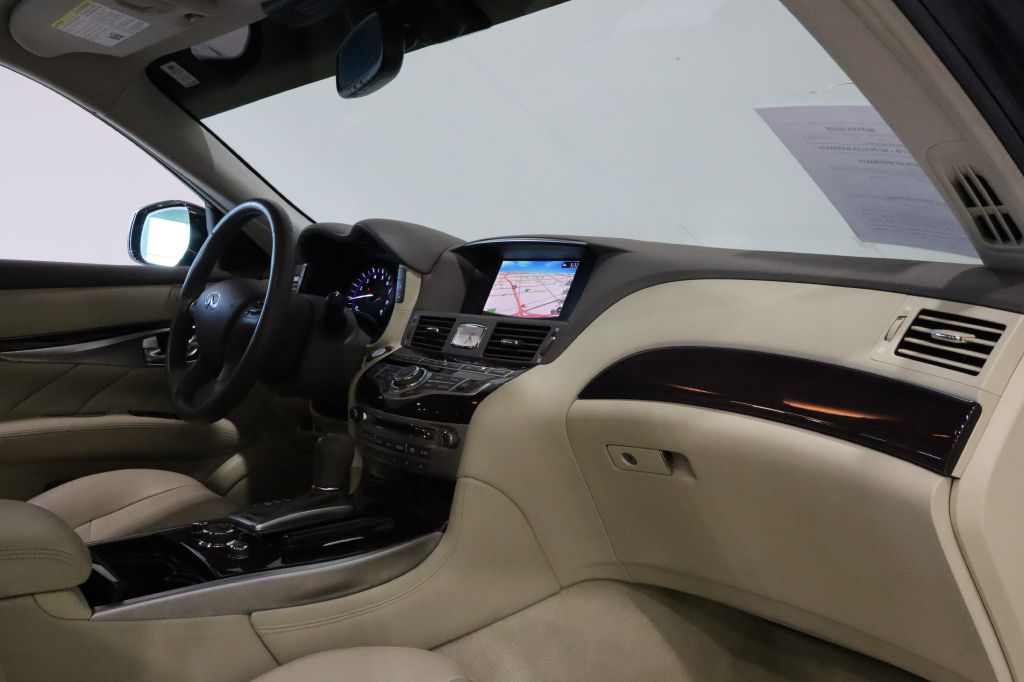 INFINITI Q70 2019 INFINITI Q70 JN1BY1AP1KM505112