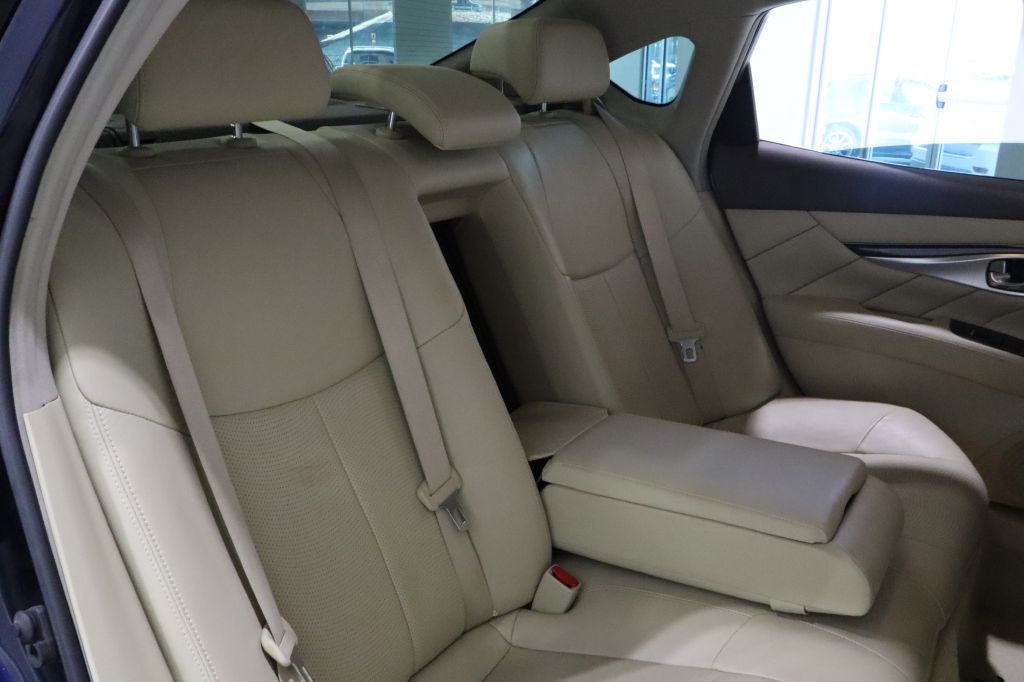 INFINITI Q70 2019 INFINITI Q70 JN1BY1AP1KM505112