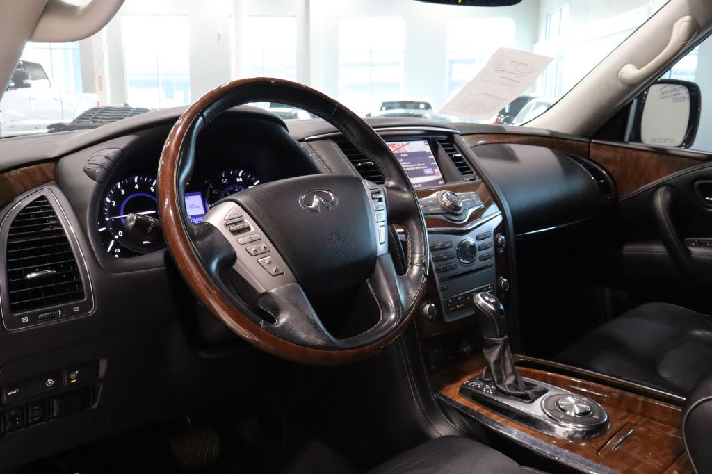Photo 11 of this INFINITI QX80