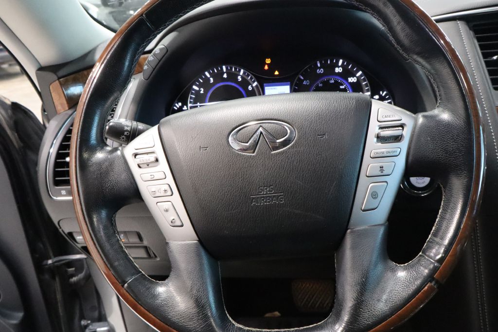 Photo 12 of this INFINITI QX80