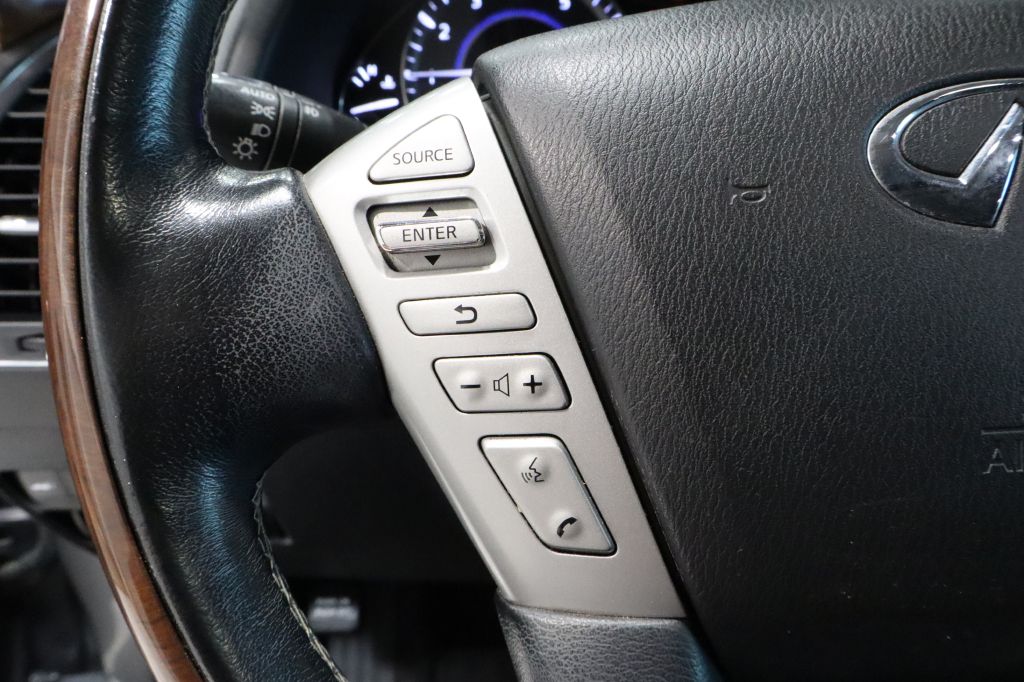 Photo 13 of this INFINITI QX80