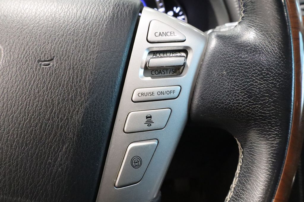 Photo 14 of this INFINITI QX80