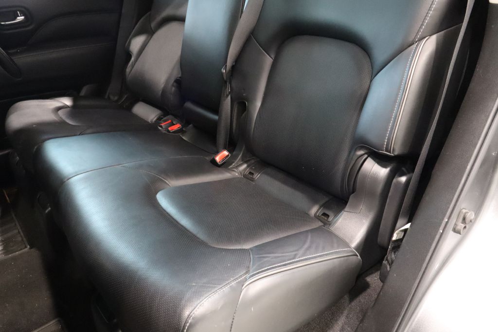 Photo 21 of this INFINITI QX80