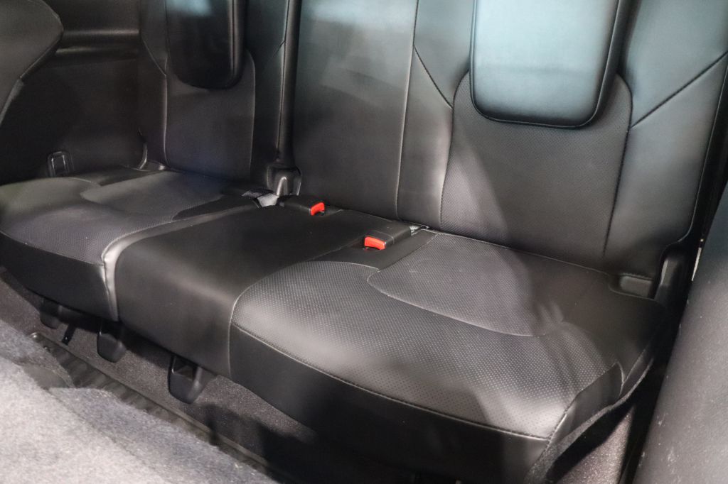 Photo 23 of this INFINITI QX80