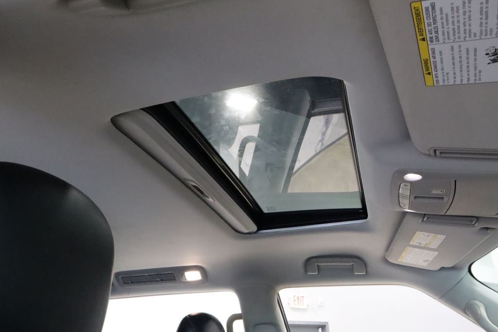 Photo 28 of this INFINITI QX80