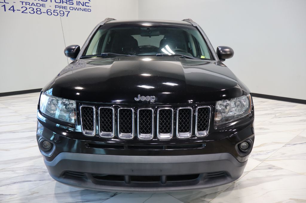 Photo 3 of this JEEP COMPASS
