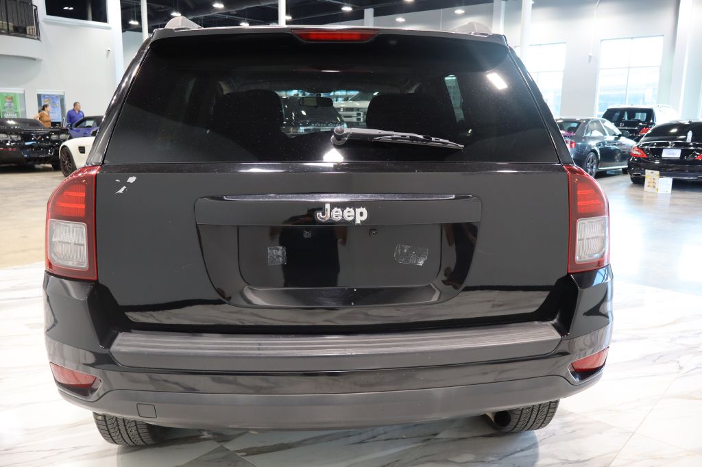 Photo 7 of this JEEP COMPASS