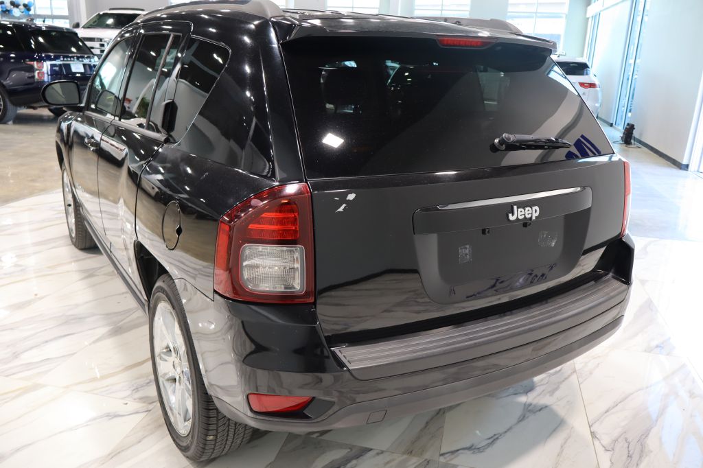 Photo 8 of this JEEP COMPASS