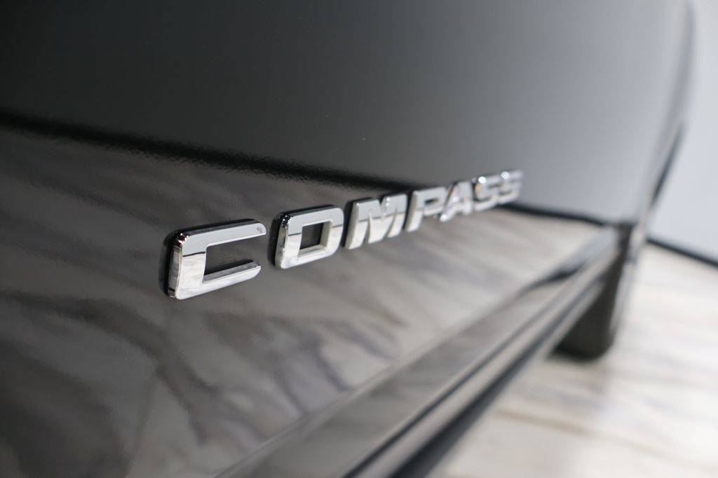 Photo 9 of this JEEP COMPASS