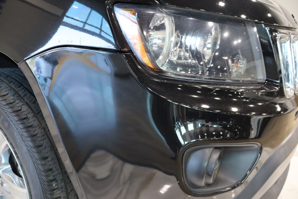 Photo 11 of this JEEP COMPASS