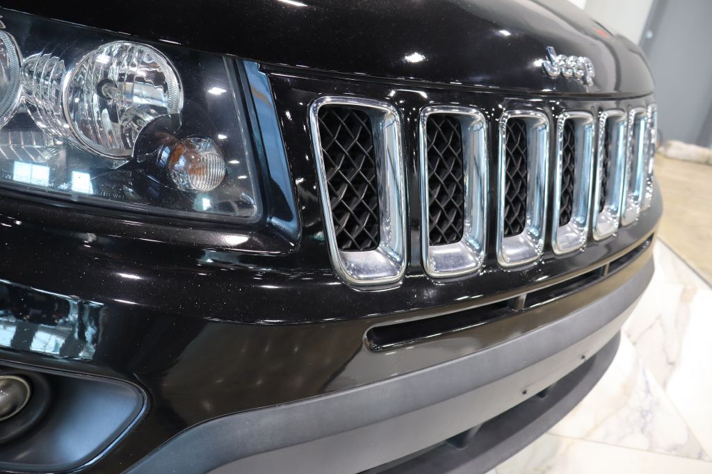 Photo 13 of this JEEP COMPASS