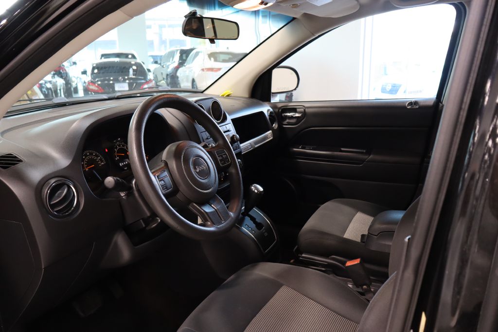 Photo 20 of this JEEP COMPASS