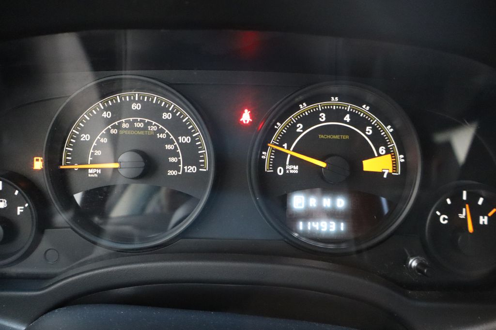 Photo 21 of this JEEP COMPASS